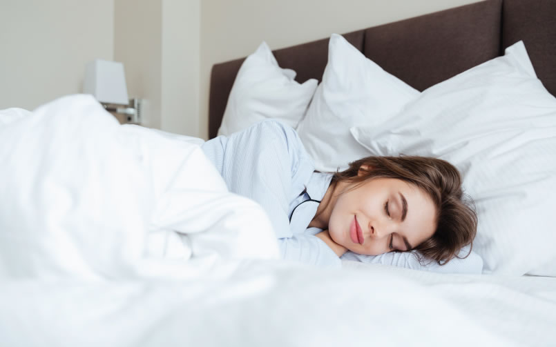 Insignificante Descolorar Encantada de conocerte Usar la ropa de dormir correcta puede ayudarte a disfrutar de un mejor  descanso -